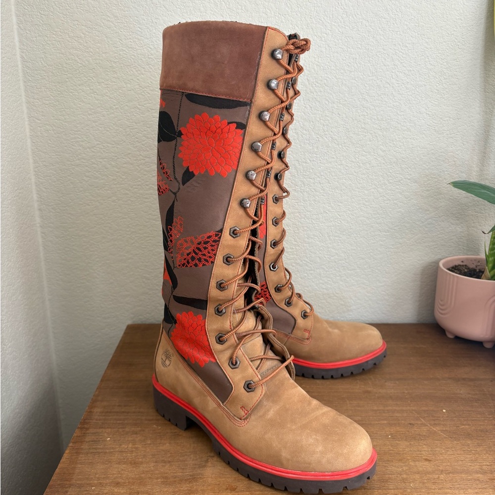 RARE Vintage Timberland Tan and Red Lace Up Boots